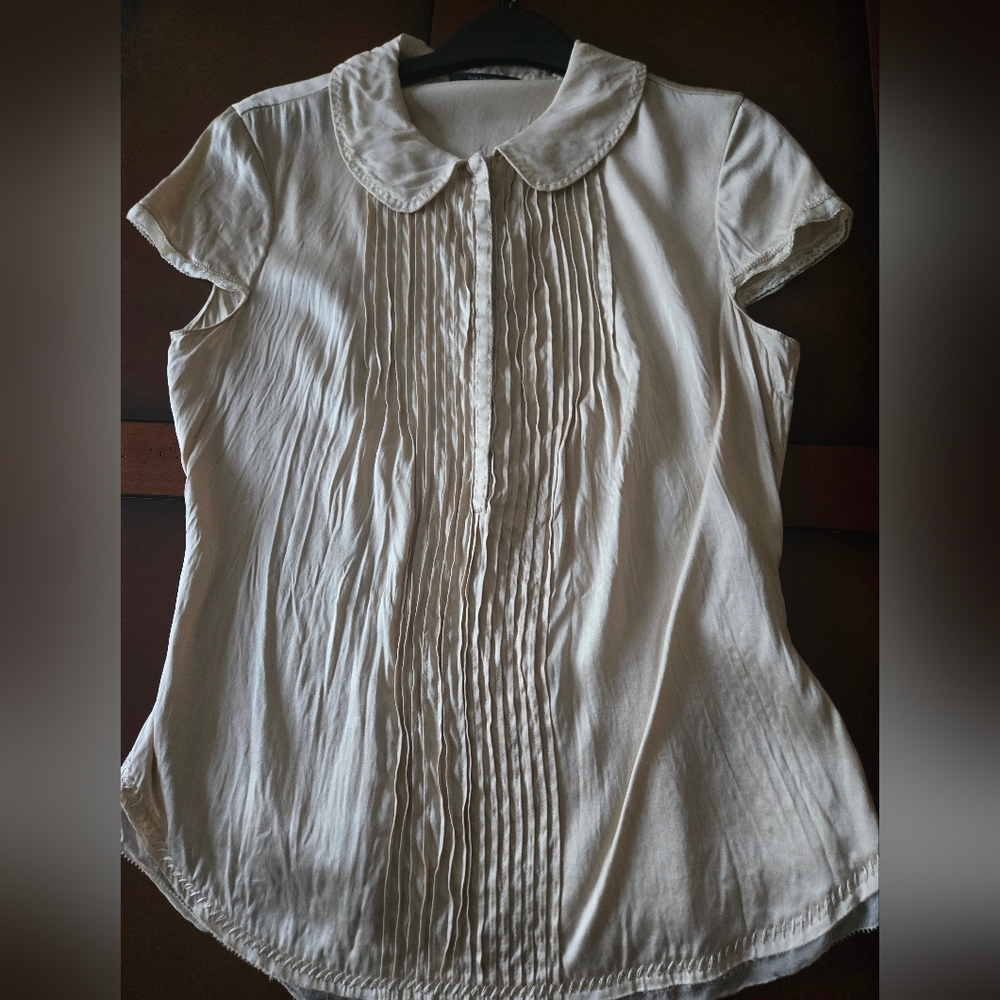 Elie Tahari Light Beige Crinkled Satin Silk With Chiffon Round Collar Blouse